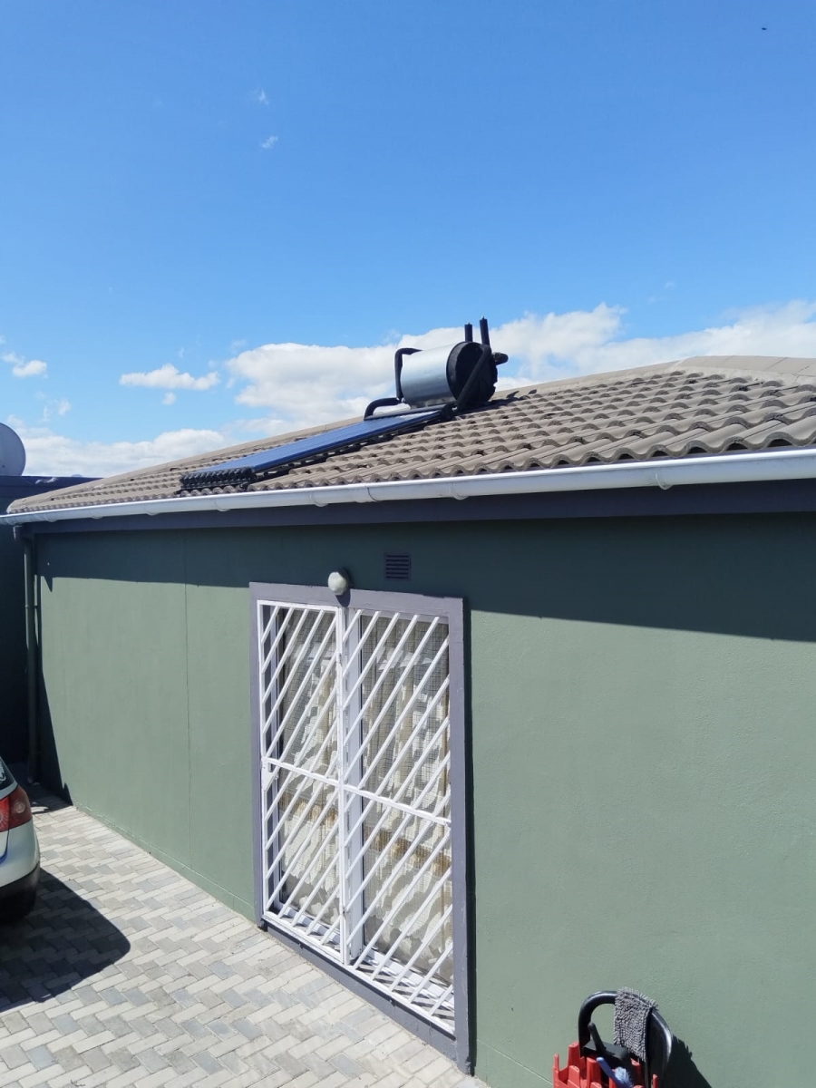 2 Bedroom Property for Sale in Electric City Western Cape